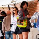 Katie Holmes – Shopping candids on the streets of New York - 454 x 672