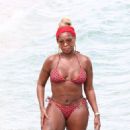 Mary J. Blige – Seen on the beach in Miami Beach - 454 x 681