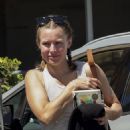 Kristen Bell – Seen going to her dermatologist appointment in Los Angeles