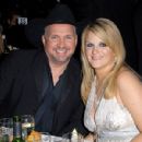 Garth Brooks and Trisha Yearwood - 385 x 300