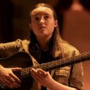 The Last of Us - Bella Ramsey - 454 x 255