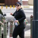 Rebel Wilson – Workout in a Sydney park