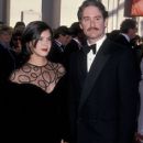 Kevin Kline and Phoebe Cates - The 61st Annual Academy Awards (1989) - 414 x 612