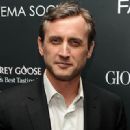 Dan Abrams - 330 x 440