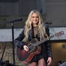 Kelsea Ballerini – Performing on NBC’s ‘Today Show’ - 454 x 363