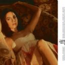 Aubrey Plaza - Vera Virgin Atlantic Magazine Pictorial [United States] (March 2022) - 454 x 295