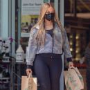 Tyra Banks &#8211; Out in black leggings at Whole Foods in Malibu