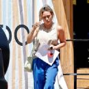 Hilary Duff – Out for lunch in Studio City