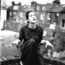 Imogen Heap - 332 x 407