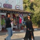 Willow Smith – Seen enjoying dinner with her boyfriend De’Wayne in Malibu - 454 x 535