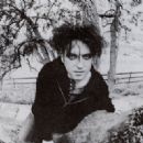 Robert Smith - 454 x 299