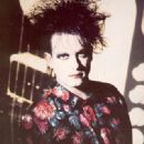 Robert Smith - 319 x 450