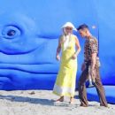 Kristen Wiig – With Ricky Martin filming ‘Mrs. American Pie’ in San Pedro - 454 x 346