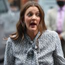 Drew Barrymore – With Gayle King on the Times Square Ferris Wheel to film a promotion in New York