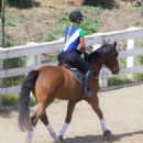 Iggy Azalea – Takes horseback riding lessons in Malibu - 454 x 536