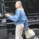 Jessica Hart – Arriving at the gym in West Hollywood - 454 x 681