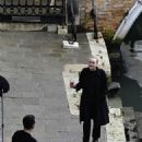 Dakota Fanning – Filming scenes with British Actor Andrew Scott in Venice for ‘Ripley’ - 454 x 602
