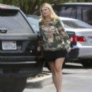 Mischa Barton – Shopping groceries at Trader Joes in Los Angeles - 454 x 514
