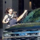 Ella Emhoff – Being escorted by Secret Service agents in Los Angeles - 454 x 302