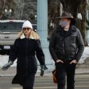 Liza Powel O’Brien – Steps out in Aspen - 454 x 682