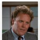 Wings Hauser- as Wallace Evans