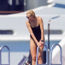 Sarah Murdoch – In swimsuit on a holiday in St. Tropez - 454 x 681