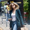 Kyra Sedgwick – Picks up her lunch from All Times restaurant - 454 x 493