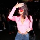 Sydney Chase – Rocking low-rise jeans at Saddle Ranch in West Hollywood - 454 x 681