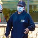 Regina King – In stained sweatpants shop at Gelson’s Market in Los Feliz