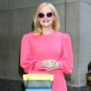 Patricia Clarkson – Arrives at the NBC’s Today Show studio in New York - 454 x 670