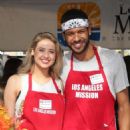 Kassandra Clementi – Los Angeles Mission Thanksgiving Meal for the Homeless - 454 x 642
