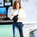 Grace Gummer – Makeup free while out for lunch in Los Angeles - 454 x 701