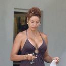 Nicole Murphy – Running errands in Beverly Hills