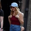 Heather Graham – Seen while out with friends in Soho - 454 x 681