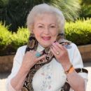 Betty White - 454 x 562