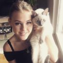 Viola Bailey (Violeta Jurgis Arturovna) shows her cat - Instagram - February 15, 2017
