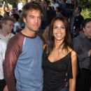 Michael Weatherly and Jessica Alba - The Teen Choice Awards 2001 - 447 x 612