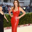 Cindy Crawford in Versace dress :  2018 Met Gala