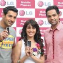 John, Abhay and Genelia Shoots for LG Cookie advert - 400 x 300