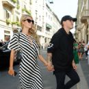 Paris Hilton – Shopping in Milan