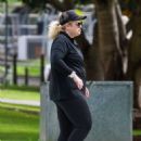 Rebel Wilson – Workout in a Sydney park