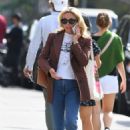 Jane Krakowski – On a phone call in New York - 454 x 681