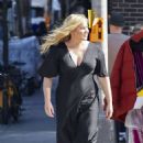 Amy Schumer – Spotted filming ‘Kinda Pregnant’ on NYC streets - 454 x 681