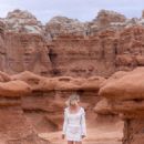 Sara Jean Underwood in Bikini – Personal Pics