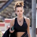 Abbie Chatfield – Going on a walk with her dog at Bondi Beach - 454 x 681
