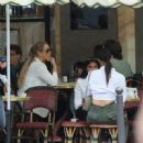 Elizabeth Berkley – Seen after lunch in Paris - 454 x 452