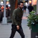 Jennifer Aniston – With Justin Theroux on a dinner with friends in New York