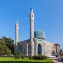 Mosques completed in the 1920s