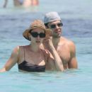 Aurora Ramazzotti – Seen on the beach in Formentera - 454 x 332