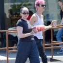 Noah Cyrus – Seen with her new mystery boyfriend in Los Angeles - 454 x 681